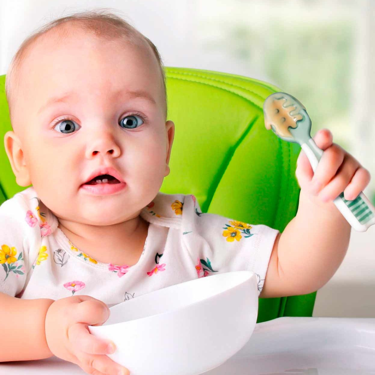 NUMNUM PRE-CUCHARAS DE APRENDIZAJE DE BEBÉ GRIS Y VERDE