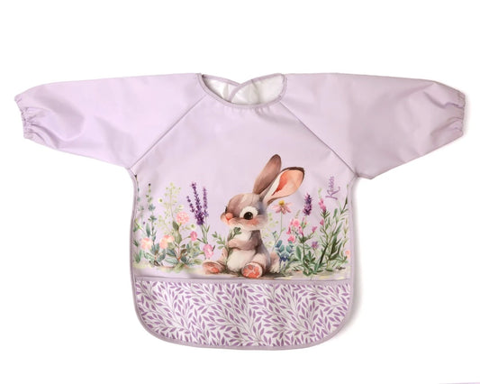 BABERO IMPERMEABLE CON MANGAS. CONEJO LAVANDA